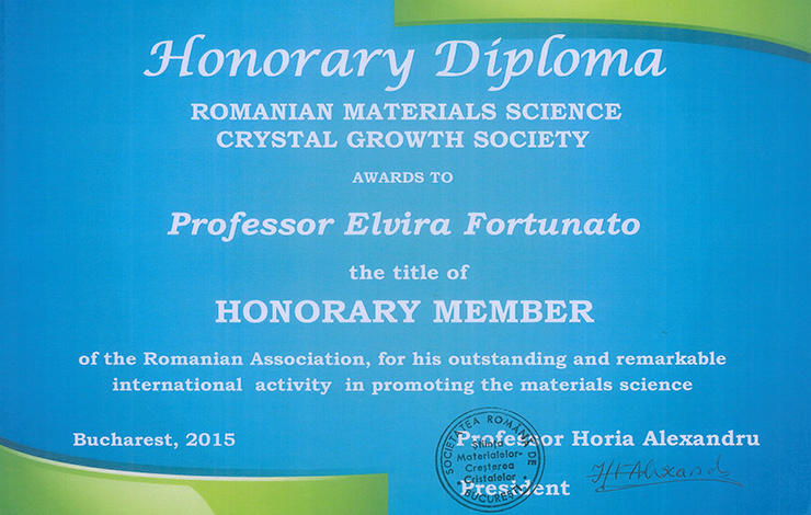 ProfessorElviraFortunatodistinguishedbytheRomanianAssociationofMaterial